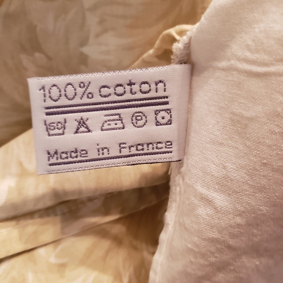 Yves Delorme Full Split-corner Bedskirt - Picture 3 of 3